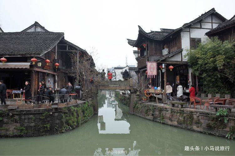 跳动的旋转球